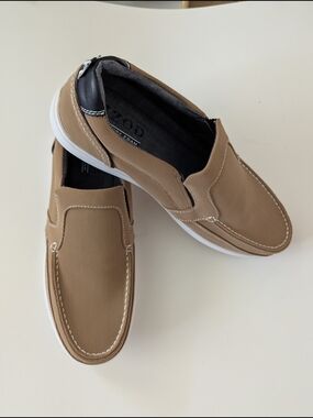 Izod Men's Slip-On Loafers in Tan with White Sole - 10D